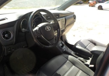 Toyota Auris II 2016 Toyota Auris Okazja 1.8 Hybryda 100KM, zdjęcie 15