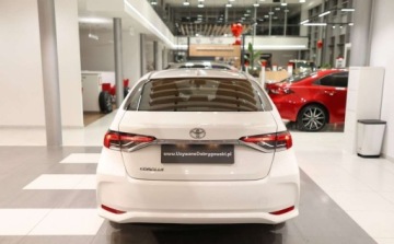 Toyota Corolla XII Sedan 1.6 Valvematic Dual VVT-i 132KM 2019 Toyota Corolla 1.6 Comfort 1.6 Benzyna 132KM, zdjęcie 4