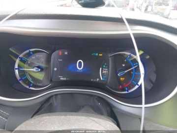 Chrysler Pacifica II 2023 Chrysler Pacifica Hybrid Touring L 2023 3.6l 3.6 Hybryda 260KM, zdjęcie 10