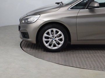 BMW Seria 2 F22-F23-F45-F46 Coupe Facelifting 218d 150KM 2018 BMW 2 Active Tourer 218d Active Tourer, zdjęcie 13