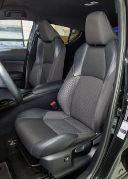 Toyota C-HR I Crossover Facelifting 2.0 Hybrid Dynamic Force 184KM 2022 Toyota C-HR 2.0 Hybrid Style 2.0 Hybryda 184KM, zdjęcie 5