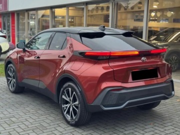 Toyota C-HR II SUV Plug-In 2.0 Hybrid Dynamic Force Plug-in  223KM 2025 Od ręki - Teamplayer 2.0 Plug-in Hybrid 223KM | Pakiet Bitone!, zdjęcie 1