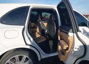 Porsche Cayenne III 2017 Porsche Cayenne 2017r., Platinum Edition, 3.6L, od ubezpieczalni 3.6 304KM, zdjęcie 10