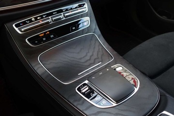 Mercedes Klasa E W213 Limuzyna Facelifting 2.0 220d 200KM 2023 Mercedes-Benz Klasa E AMG, 4-Matic, kamera, CarPlayAA, LED, Ambient, 2.0 2, zdjęcie 9