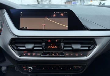 BMW Seria 1 F40 Hatchback 1.5 116i 109KM 2021 BMW Seria 1 116i SPORT Super Stan PISEMNA GWARANCJA w cenie Transport K, zdjęcie 34