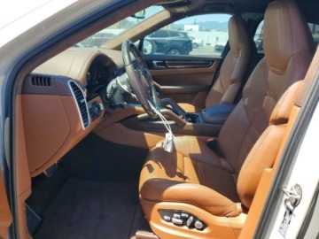 Porsche Cayenne III SUV GTS  4.0 V8 460KM 2021 Porsche Cayenne 2021r., GTS COUPE, 4L, od ubezpieczalni 4.0 Benzyna 459KM, zdjęcie 6