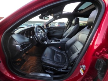 Jaguar XE Sedan 2.0 i4 180KM 2017 Jaguar XE 2.0 180PS Skora Navi Panorama Zarej.PL Gwarancja 2.0 Diesel, zdjęcie 8