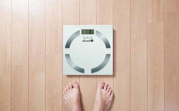 Waga łazienkowa elektroniczna analityczna 180kg pomiar BMI tłuszczu wody