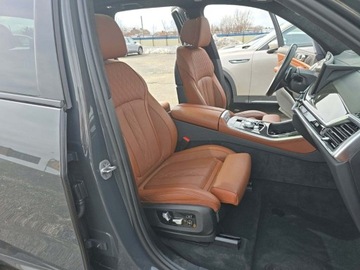 BMW X5 G05 2024 BMW X5 M60I XDrive 2024 4.4l 4.0 Benzyna 523KM, zdjęcie 5