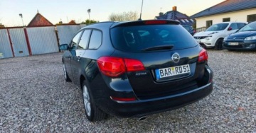 Opel Astra J Sports Tourer 1.4 Turbo ECOTEC 120KM 2011 Opel Astra Opel Astra 1.4 Benzyna 120KM, zdjęcie 9