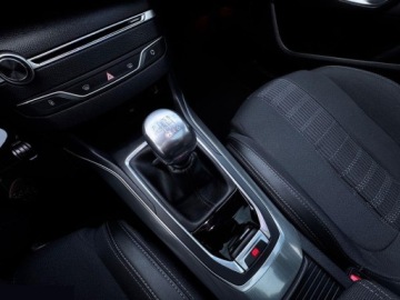 Peugeot 308 II SW Facelifting 1.2 PureTech 130KM 2018 Peugeot 308 1.2 130KM e-THP Stop &amp; Start Allure 2018r, zdjęcie 23