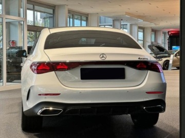 Mercedes Klasa E W214 Sedan 2.0 220d 197KM 2025 E Klasa 220 d 4-Matic AMG 2.0 (197KM) 2025, zdjęcie 2