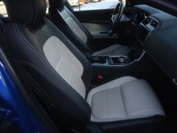 Jaguar XE Sedan 2.0 i4 200KM 2016 Jaguar XE 20t, Salon Polska, Serwis ASO, Automat, zdjęcie 8