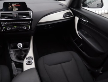 BMW Seria 1 F20-F21 2016 BMW 1 116d, Navi, Klima, Klimatronic, Parktronic, zdjęcie 7