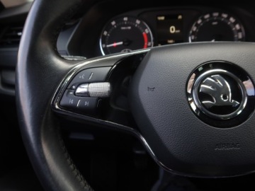 Skoda Octavia IV Scout 1.5 TSI ACT 150KM 2021 Skoda Octavia 1.5 TSI, Salon Polska, zdjęcie 16