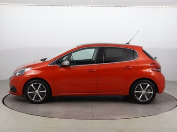 Peugeot 208 I Hatchback 5d Facelifting 1.2 PureTech 82KM 2017 Peugeot 208 1.2 PureTech, Salon Polska, zdjęcie 2