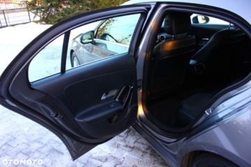 Mercedes Klasa A W177/V177 Hatchback 1.3 160 109KM 2020 Mercedes-Benz Klasa A Mercedes-Benz Klasa A 160 Style 1.3 Benzyna 109KM, zdjęcie 32