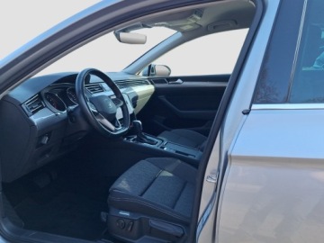 Volkswagen Passat B8 Variant Facelifting 1.5 TSI EVO 150KM 2022 Volkswagen Passat VW Passat 1.5 TSI Evo Business DSG IQ Drive pakiet Comfo, zdjęcie 8