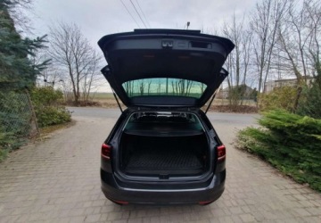 Volkswagen Passat B8 Variant 2.0 TDI BlueMotion SCR 150KM 2019 Volkswagen Passat Volkswagen Passat 2.0 TDI SCR DSG Business 2.0 Diesel, zdjęcie 7