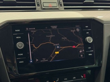 Volkswagen Passat B8 Variant Facelifting 2.0 TDI SCR 150KM 2020 Volkswagen Passat EVO Business Kamera cofania Asystent parkowania ACC, zdjęcie 26