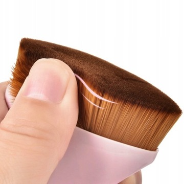 ОДИНАРНАЯ ЩЕТКА для тонального крема, очень плотная и мягкая.