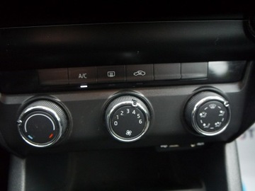 Skoda Octavia III Kombi 1.6 TDI CR DPF 105KM 2015 Škoda Octavia Skoda Octavia 1.6tdi ASO, zdjęcie 20