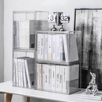 Прозрачные пластиковые контейнеры для хранения с крышкой.