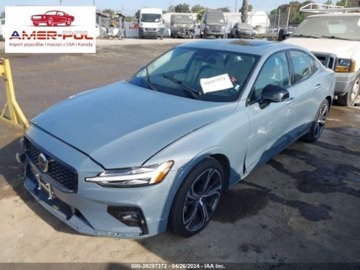 Volvo S60 III Sedan Facelifting 2.0 B5 250KM 2024 Volvo S60 2024r, 2.0L, B5, Plus Dark 2.0 Benzyna 250KM