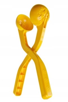 Снежная машина для изготовления снежных шариков.