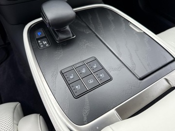 Lexus LS V Sedan Facelifting 500h 359KM 2024 Lexus LS 500h Omotenashi AWD V (2018-), zdjęcie 16