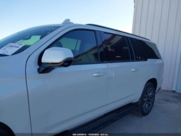 Cadillac Escalade III 2023 Cadillac Escalade 2023r., 6.2L, ESV, 4WD, 4dr Sport 6.2 Benzyna 420KM, zdjęcie 3