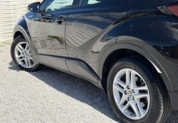 Toyota C-HR I Crossover Facelifting 1.8 Hybrid 122KM 2020 Toyota C-HR Toyota C-HR 1.8 Hybrid Premium 1.8 Hybryda 122KM, zdjęcie 24