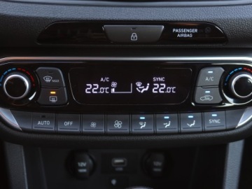 Hyundai i30 III Hatchback N Facelifting 2.0 T-GDI 280KM 2022 Hyundai i30 Fastback N Performance, Salon Polska, zdjęcie 15