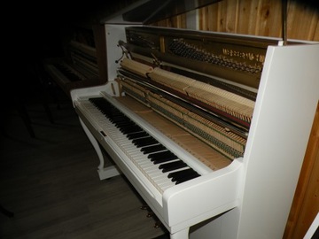 Фортепиано WEISS SPACHINGEN, тихая игра