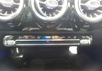 Mercedes Klasa A W177/V177 Hatchback Plug-In 1.3 250e 218KM 2020 Mercedes-Benz Klasa A PLUG-IN Okazja 1.3 Hybryda Plug-in 218KM, zdjęcie 34