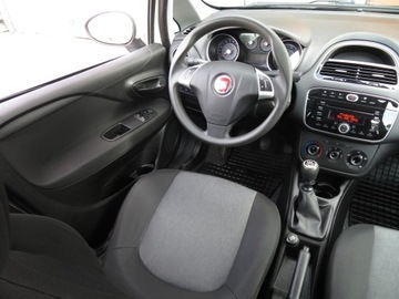 Fiat Punto Punto 2012 Hatchback 5d 1.4 77KM 2016 Fiat Punto 1.4, Salon Polska, Serwis ASO, GAZ, zdjęcie 6