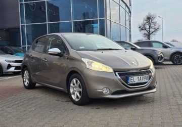Peugeot 208 I Hatchback 3d 1.2 VTI 82KM 2014 Peugeot 208 1,2 82KM - Active - salon PL, bezwypadkowy 1.2 Benzyna 82KM, zdjęcie 8