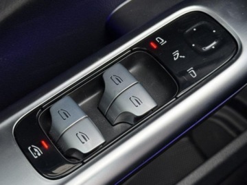 Mercedes Klasa C W206 Limuzyna 1.5 180 170KM 2025 MERCEDES-BENZ C Klasa 180 Avantgarde 1.5 (170KM) 2025, zdjęcie 8