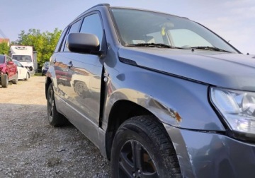 Suzuki Grand Vitara II SUV 1.9 DDiS 129KM 2007 Suzuki Grand Vitara 112007r, 1.9 DIESEL. 4x4. Przetarty prawy bok. Jezdzi., zdjęcie 20