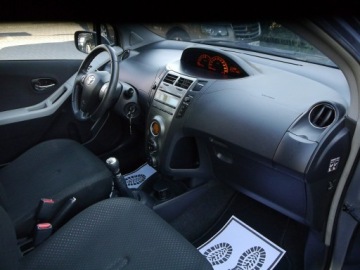 Toyota Yaris II Hatchback 5d 1.33 Dual VVT-i 101KM 2011 Toyota Yaris 1.3 Stan b.dobry Bez rdzy i korozji!!, zdjęcie 25