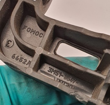 DRŽÁK DRŽÁKY FILTRU VZDUCHU VOLVO V50