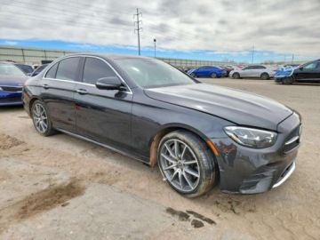 Mercedes Klasa E W213 2021 Mercedes-Benz Klasa E 2021 MERCEDES-BENZ E 450 4MATIC 3.0 Benzyna 362KM, zdjęcie 4