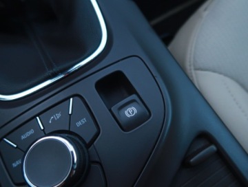 Opel Insignia I Sedan 1.8 Twinport ECOTEC 140KM 2009 Opel Insignia 1.8, Navi, Xenon, Klima, zdjęcie 12