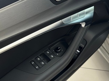 Audi A6 C8 Avant Plug In Facelifting 2.0 50 TFSI e 299KM 2024 Audi A6 50TFSI PHEV S Line Quattro / 1właściciel /, zdjęcie 19