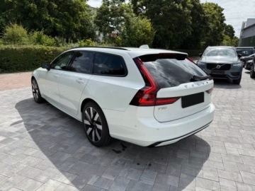Volvo V90 II 2025 VOLVO V90 T6 AWD Plug-In Hybrid Plus Dark Combi 2.0 (398KM) 2025, zdjęcie 1