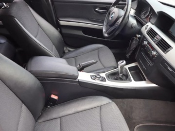 BMW Seria 3 E90-91-92-93 Touring E91 2.0 320d EfficientDynamics 163KM 2011 BMW 3 320 d, Navi, Xenon, Klima, Klimatronic, zdjęcie 8