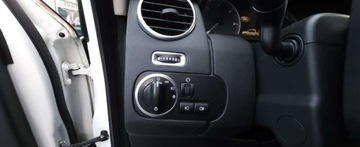 Land Rover Discovery IV 3.0 D 210KM 2013 Land Rover Discovery 7 osobowy Bogata wersja wyposazenia 3.0 Diesel 210KM, zdjęcie 30