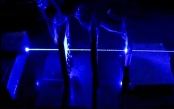 СИНИЙ ЛАЗЕР ЭКСТР МОЩНЫЙ 50 000 ОЖОГОВЫХ ОТВЕРСТИЙ - ПОЛЬСКАЯ ПРОБКА