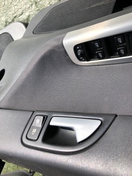 ОБИВКА БОКОВОЙ ДВЕРИ VOLVO S40II V50