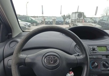 Toyota Yaris I 1.3 i 16V 86KM 2003 Toyota Yaris Toyota Yaris 1.3 Benzyna 87KM, zdjęcie 9